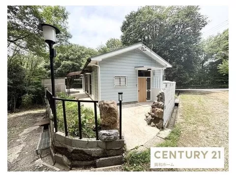 Approximately 50 tsubo of land on a two-sided corner lot × Single-story 3LDK in a nature-rich environment