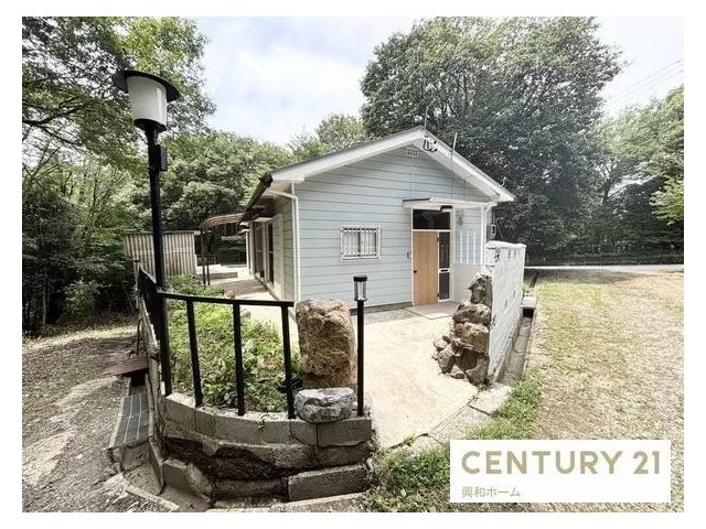 Approximately 50 tsubo of land on a two-sided corner lot × Single-story 3LDK in a nature-rich environment
