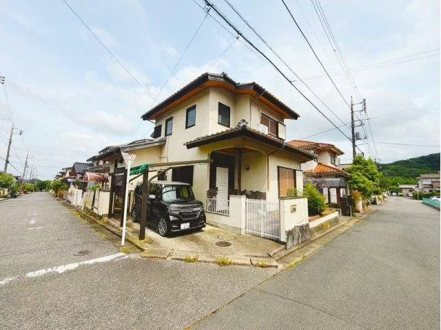 This property is equipped with a functional and highly convenient storage shed.