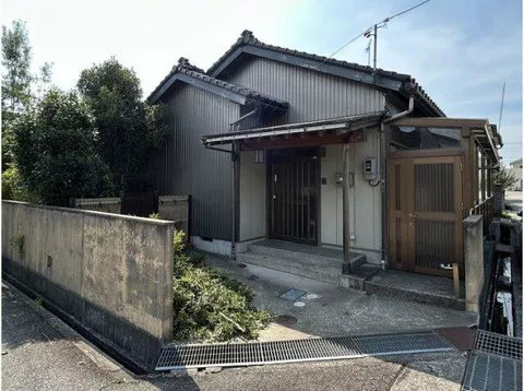 Takaoka City, Izumigaoka (Takaoka Yabunami Station) 2-story building 7DK