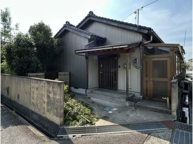 Takaoka City, Izumigaoka (Takaoka Yabunami Station) 2-story building 7DK