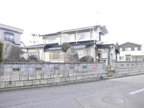 Northeast corner lot of 99.61 tsubo! 6K used house! 560m to Trial Ohara store!