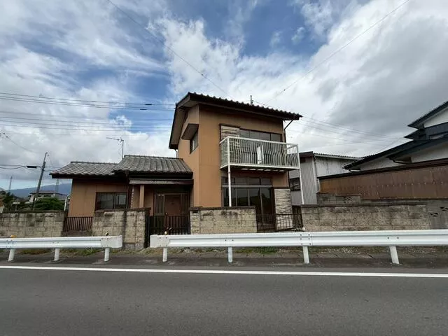 Shibukawa-shi, Kitanatachibana-cho Yazaki (Shibukawa station) 2F 5LDK

2,000,000 yen