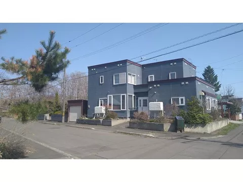 A spacious house that can accommodate 2 households with 2LDK + 3LDK♪