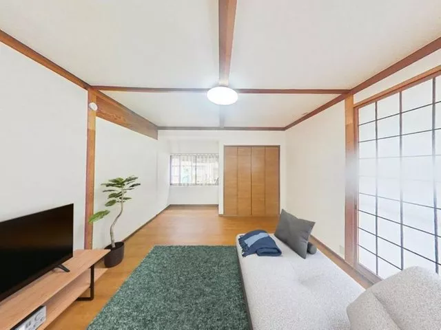 [Open House Held] [Undergoing Renovation with 21-tatami Living Room] [18 minutes by car to Sabae City Hall] [New]