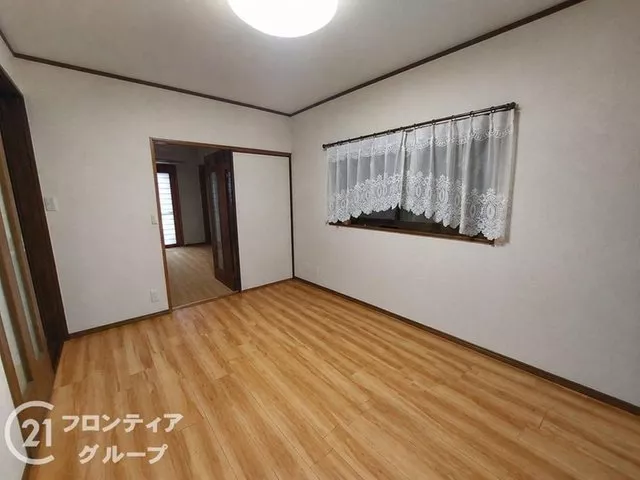 Open during the holidays! Loft included + immediate reservation available! 4 minutes on foot to Life ■ Two-sided lighting!
