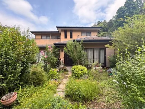 ■ A 5LDK house on a site of about 175 tsubo, perfect for enjoying garden creation♪