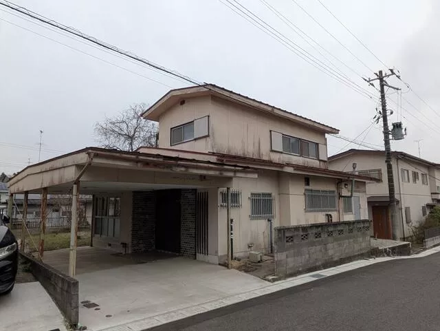 Koriyama City, Tamura Town, Sakuragaoka 2-chome (Azuma Nagamori Station) 2-story building 5DK