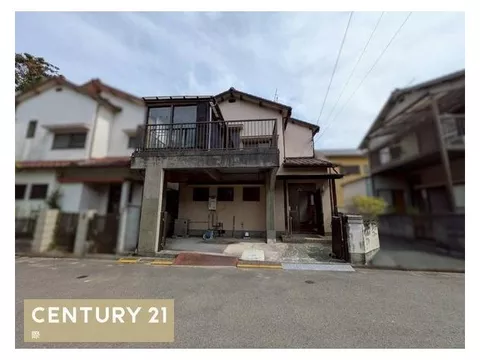 18 minutes on foot from JR Wakayama Line "Iwade"