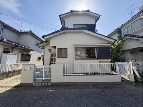 Monthly payments starting from 20,000 yen♪ Within 10 minutes on foot to elementary school♪ Spacious 5LDK+S layout♪