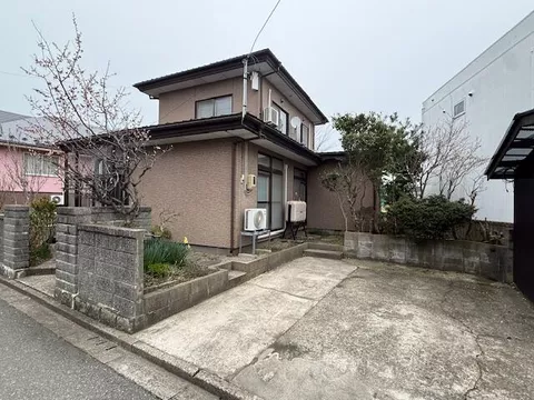 Akita City, Hachiman-ta 1-chome, (Izumi-Sotoakikawa Station) 2-story building 3LDK