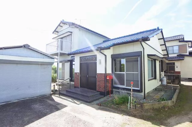 Sanbu City Matsuomachi Hatta (Yokoshiba Station) 2-story 3LDK
