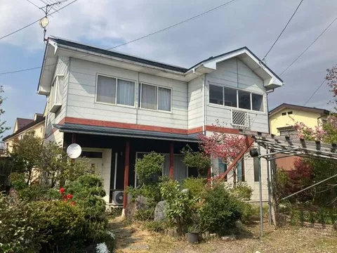 It's just a 1-minute walk to Kitakata Third Junior High School, making it easy to commute even on snowy days!