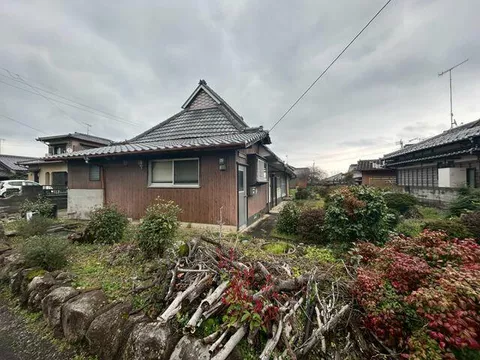 Chikujo-gun Chikujo Town Oaza Takatsuka (Shida Station) Single-story building 7SDK