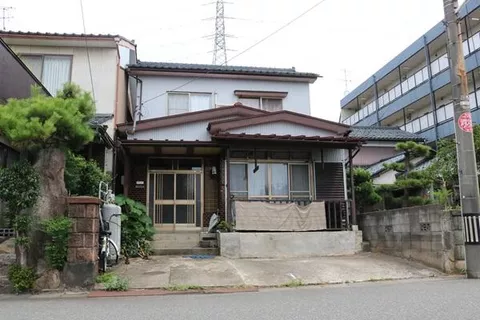 Fukui City, Seiwa 2-chome (Fukui Station) 2-story building 5DK - Image 4