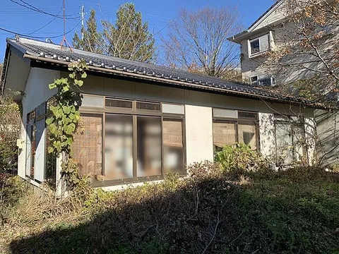 Attractive compact used single-family home, a relaxed and peaceful life in a south-facing garden