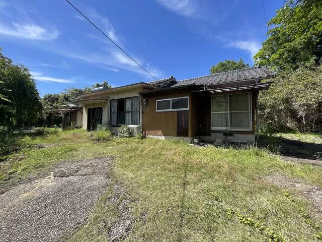 Hiji Town, Hayami District, Oaza Oogami (Oogami Station) Single-story building 7DK