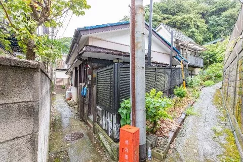 2-chome, Yoshikura-cho, Yokosuka-shi, Kanagawa (Anarizuka Sta.) Single-story building, 4K

Single-story house 4K 5.9 million yen