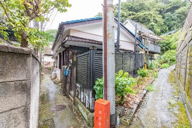 2-chome, Yoshikura-cho, Yokosuka-shi, Kanagawa (Anarizuka Sta.) Single-story building, 4K

Single-story house 4K 5.9 million yen