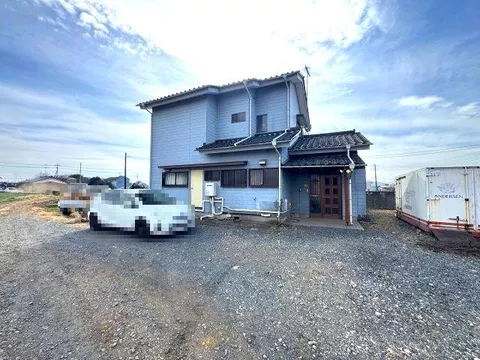 ◆Entrance hall◆South-facing balcony◆Open kitchen◆Flat land◆Parking for 3 cars