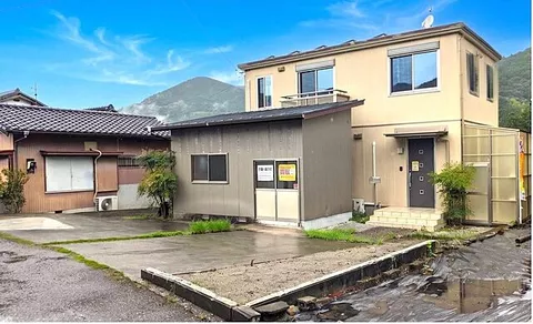 Used single-family home in Kamishi, Kohoku-cho, Nirauno
