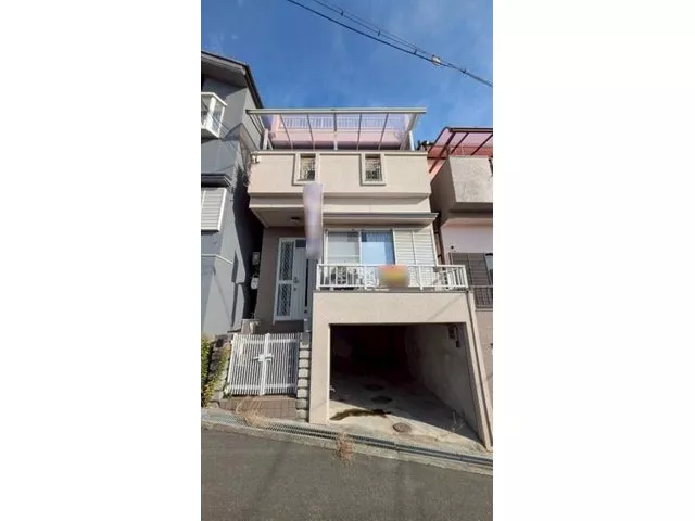 Comes with an inner garage! (Vehicle type restrictions apply) Water facilities are centralized! There is a calming Japanese-style room♪