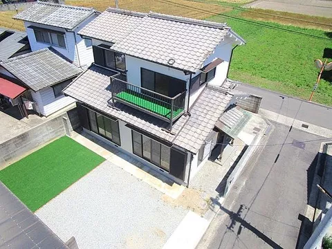 Used single-family home in Kamedaminami-cho, Takamatsu City