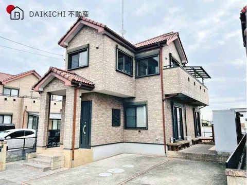All rooms have two sides of sunlight, a bright home facing south ♪ 5 minutes on foot to Higashi Daini Elementary School ♪
