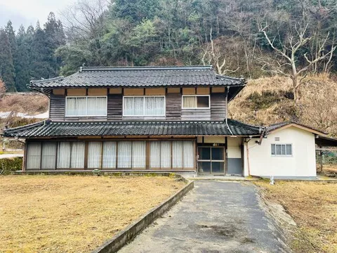 Tsuyama City, Kamo Town, Kawai (Mimasaka-Kawai Station) 2-story 11DK