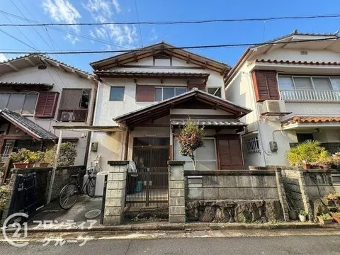 [Approximately 7 minutes on foot from Yamato Koizumi Station + immediate viewing available on weekdays and weekends, reservations possible!] Spacious 5DK!