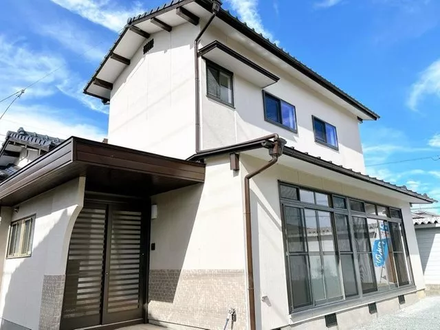 [Open House] [Immediate Move-in Available] [Interior and Exterior Renovated] [New Water Fixtures Replaced]