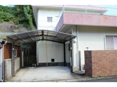 Attractive location within 10 minutes on foot to Onanoto Elementary School and 7 minutes to a convenience store