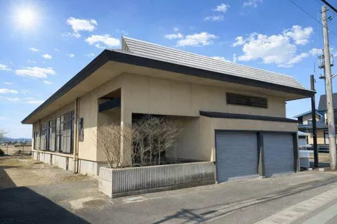 Yonezawa City, Oaza Kawai (Yonezawa Station) 1 floor above ground and 1 basement floor, 6DK