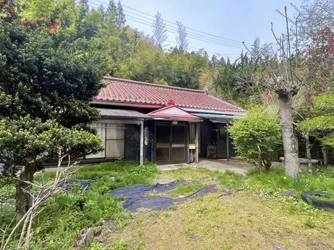 ■ A 4DK single-story home that embraces nature, perfect for enjoying garden time.