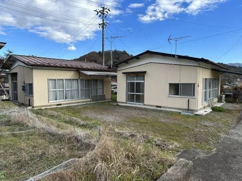 ■ Introduction of 2 rental houses.