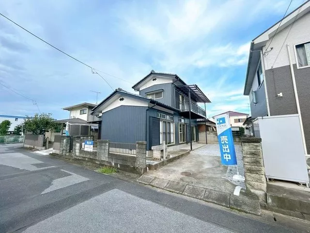 Open house held / Under renovation / Parking for 2 cars available / Quiet residential area / Low surrounding traffic