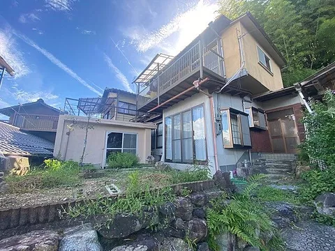 Used single-family home, Otsu City, Naika 2-chome, 2 buildings (right building, left building), owner change