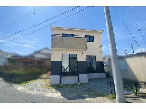 This is a renovated house, so you can live in it just like a new one♪