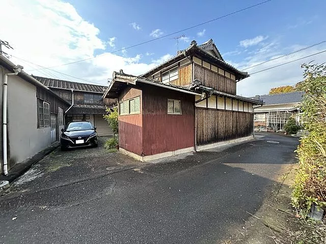 Used single-family home, 13.4 km from Usa Station on the JR Nippo Main Line