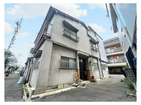■Convenient location 2 minutes on foot from Kamishinjo Station■Spacious 4LDK, all rooms over 6 tatami mats■Corner lot on three sides