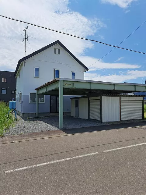 Used single-family home in Asahikawa City, Shunkodai 3-jo - Image 2