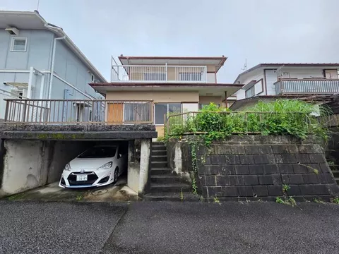 South-facing balcony, quiet residential area, 2-minute walk, land delivery possible
