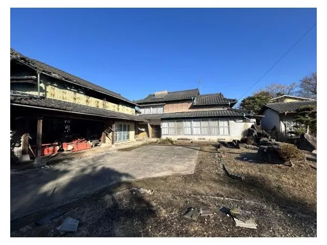 149 tsubo of land area, two-story building with all rooms over 6 tatami mats and storage