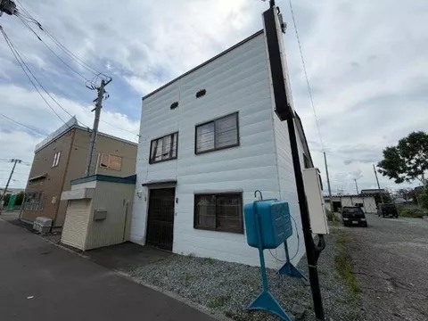 Higashi Ichijo 9 (Shibetsu Station) 900,000 yen