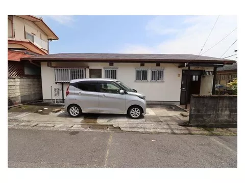 A single-story house built about 52 years ago♪ This is a 3DK property located in a quiet residential area!