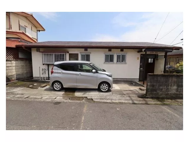 A single-story house built about 52 years ago♪ This is a 3DK property located in a quiet residential area!