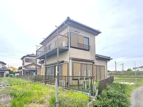 A spacious home with all rooms over 6 tatami mats, filled with sunlight ♪ Adjacent to Mizuho Park, a tranquil design to feel the seasons