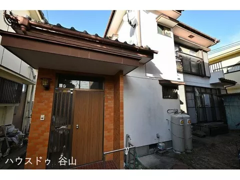 ■720 m to JR Taniyama Store (9 minutes on foot) ■70 m to Narizawa Higashitaniyama Store