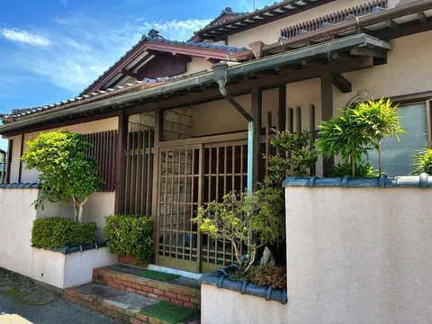 Saga City, Higashiyoka Town, Oaza Shimokoga (Saga Station) 2-story building 6DK