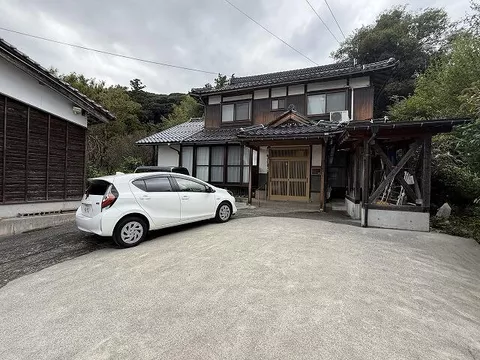 Tottori-shi, Tottori (Kozan Sta.) 2F 6DK

5,000,000 yen